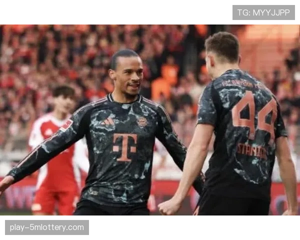 官方：拜仁慕尼黑主帅确认，球队边锋萨内因腿筋伤势将缺席与皇马的次回合较量